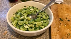 Fave alla menta: il contorno fresco che puoi preparare in anticipo e servire anche freddo