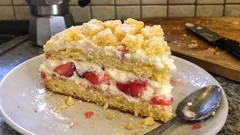 Torta mimosa alle fragole: soffice, cremosa e perfetta per l’8 marzo