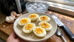Uova sode in friggitrice ad aria: 15 minuti e si sgusciano facilmente