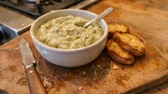 Crema di carciofi vellutata: la ricetta semplice per crostini e pasta